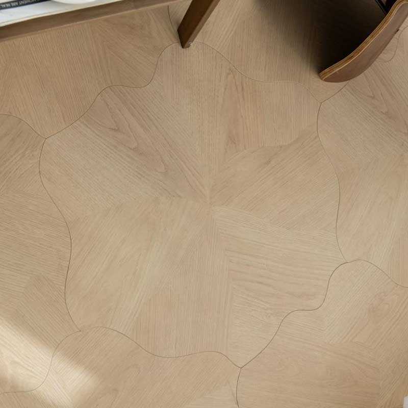 Suelo laminado en forma de loto